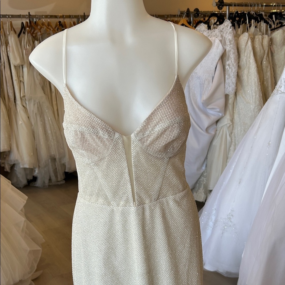 Elle couture White wedding gown with sparkles with Spaghetti Straps - Picture 3 of 5
